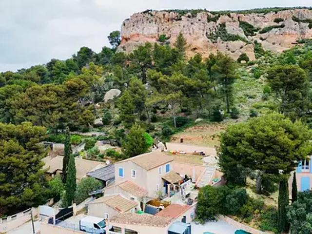 Vitrolles 13127 Achat / Vente maison 6 pièces t6 au dernier étage terrasse