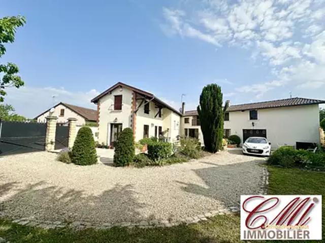 Vitry en Perthois 51300 Achat / Vente maison 9 pièces t9 terrasse parking
