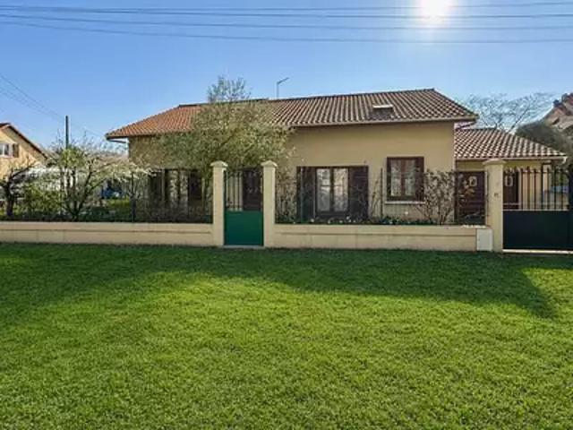 Vitry le François 51300 Achat / Vente maison 8 pièces t8 jardin