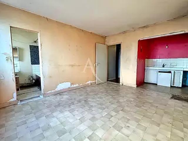 Vitry sur Seine 94400 Achat / Vente appartement 1 pièce t1 au dernier étage cave