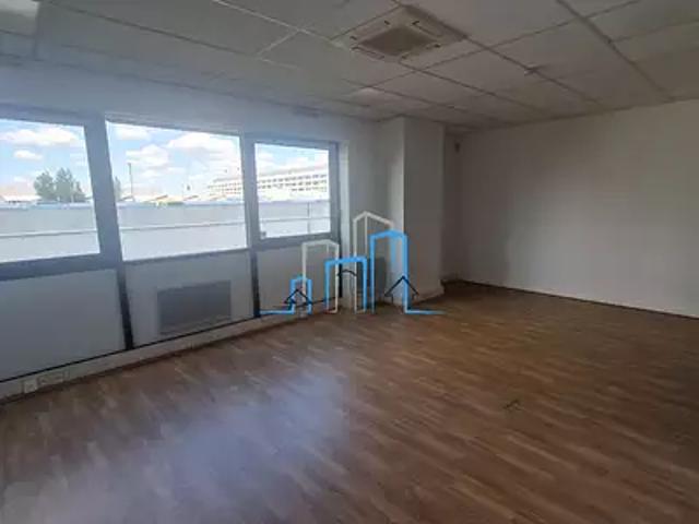 Vitry sur Seine 94400 Location divers 7 pièces parking