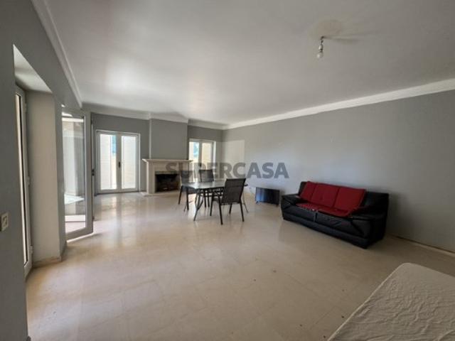 Viva o melhor de Cascais no prestigiado Condomínio Colina do Parque* T3 Duas Suites, Quarto e três casas de Banho