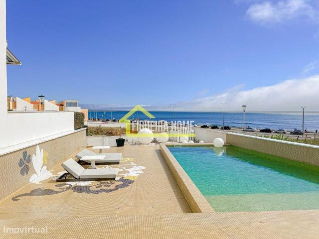 Viva o Sonho: Moradia de Luxo na Primeira Linha de Mar na Foz Village
