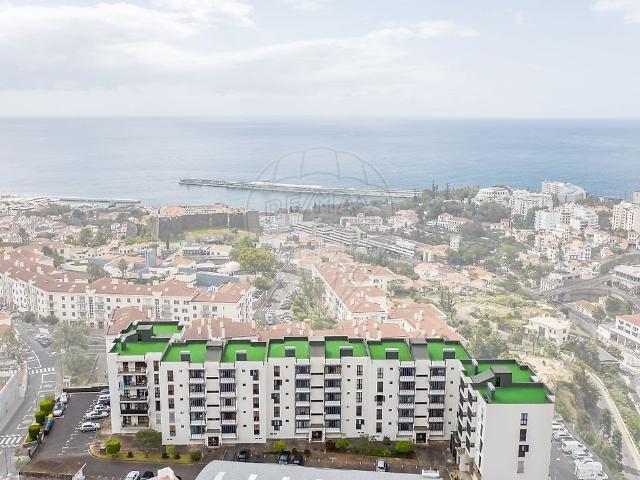 Viva o privilégio de estar perto de tudo, sem abdicar da tra. 131m² São Pedro Funchal
