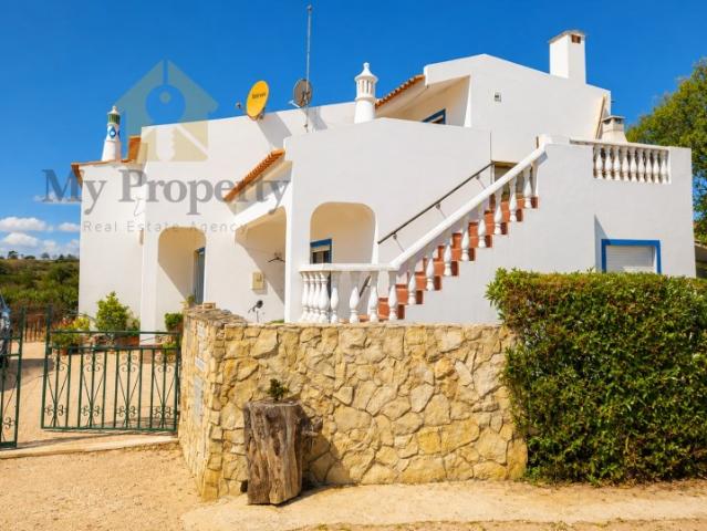 Viva a poucos minutos de algumas das mais deslumbrantes praias do Algarve