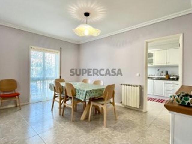 Viva a poucos passos do mar T3 na Praia da Barra com enorme potencial!