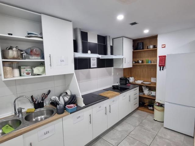 Viva com estilo no coração de Lisboa — o seu novo quarto espera por si nas Avenidas Novas