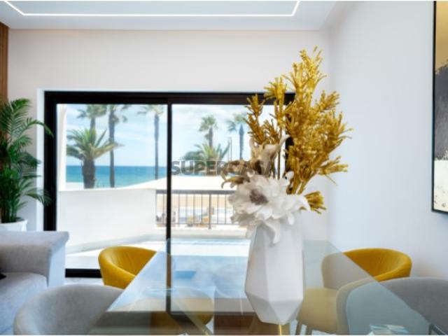 Viva em Frente ao Mar Elegante Apartamento T3 Totalmente Remodelado