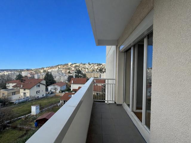 VIVARAIZE: T5 lumineux avec balcon, cave et garage double
