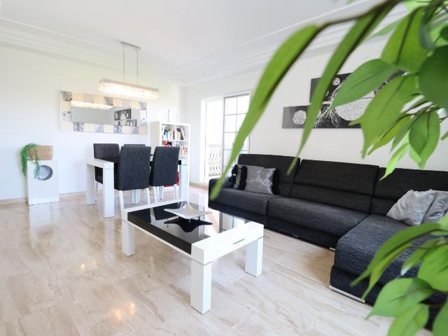 Vive a lo grande vivienda de 4 habitaciones 3 Garajes Trastero y zonas premium