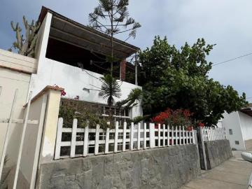 Vive Cerca Al Mar: Casa De Playa De 2 Pisos En Punta Hermosa