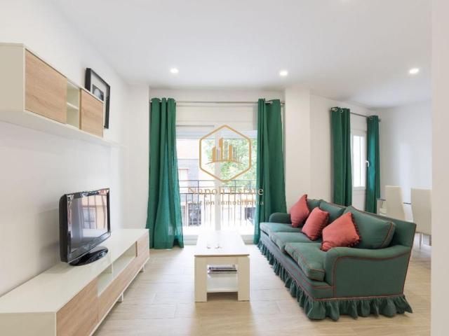 Vive con amplitud, estilo y comodidad en una de las zonas con más vida de Málaga