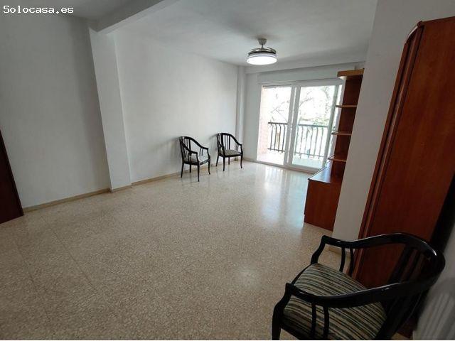 ¡VIVE EL CORAZÓN DE ESTEPONA! AMPLIO PISO CON TERRAZA Y ASCENSOR