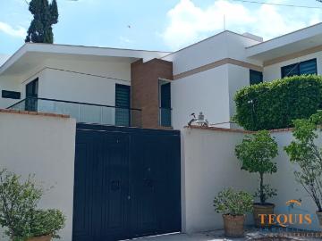 ¡Vive el Sueño en San Juan del Río! Amplia Residencia con Jardín