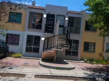 VIVE EN EL MARQUES PERO DENTRO DE LA CIUDAD, DUPLEX PLANTA ALTA EN LA PRADERA