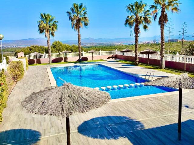 ¡Vive en el paraíso mediterráneo! Oportunidad única en Gran Alacant