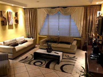 VIVE EN GRANDE EN ESTA INCREIBLE RESIDENCIA DE ESQUINA!