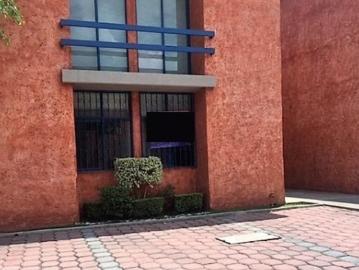 Vive en un condominio seguro y tranquilo