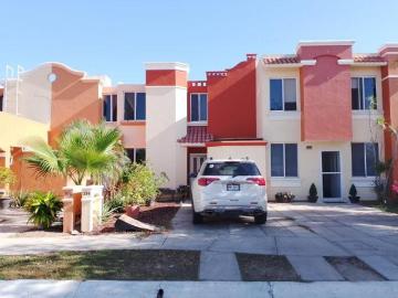 ¡Vive en Villa Marina! Casa en Venta en Cerritos con Amenidades y Gran Plusvalía