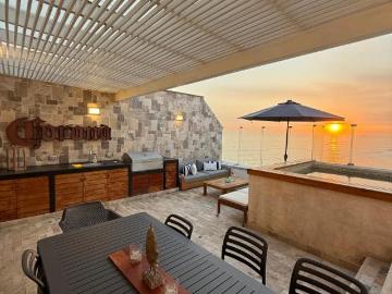 ¡Vive frente al mar en Punta Hermosa! Departamento Dúplex en Venta – 5 Habitacio