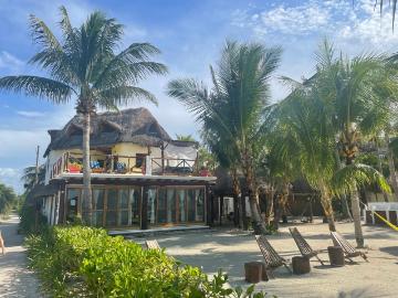 Vive Holbox: Casa 4 Recs. Beachfront Lista para Entrega
