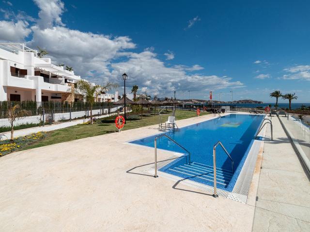 Vive junto al mar: modernos apartamentos de 2 y 3 dormitorio. 108m² Pulpí