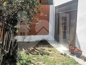 Vive seguro y feliz en acogedora casa en alquiler en cayma baja
