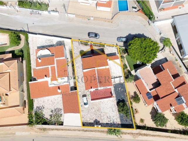 Vivenda T4 à venda em Olhão, Venda Rápida