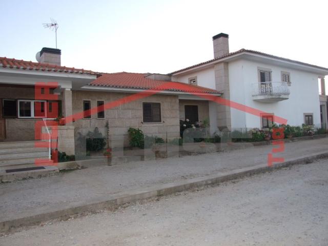 Vivenda T5 em Vila Flor