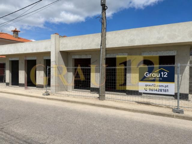 Vivenda térrea T4 com Piscina, Seixal