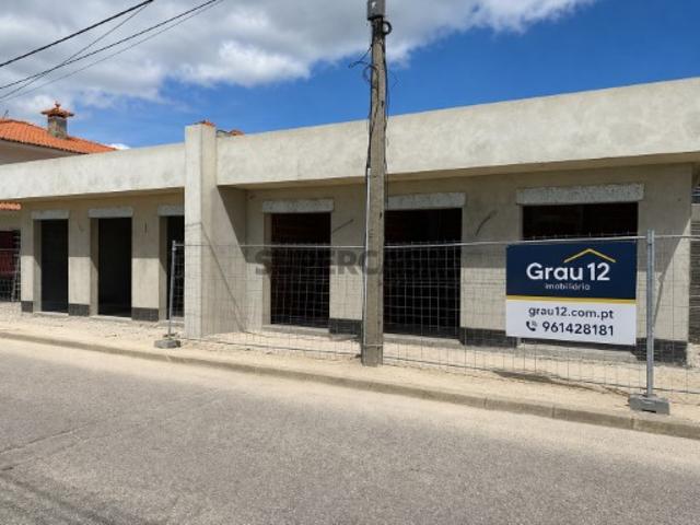 Vivenda térrea T4 com Piscina, Seixal