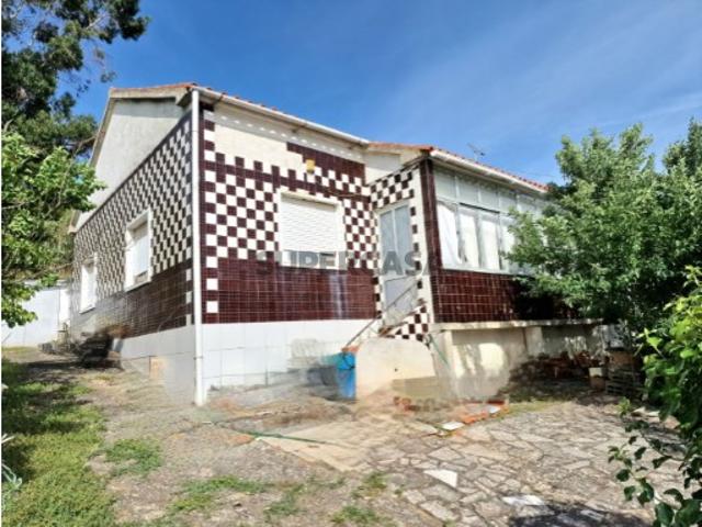 Vivenda V3+2 +Garagem+Anexo+Terreno,Torres Vedras, Portugal