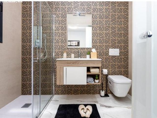 Vivendas modernas con 2 dormitorios, 2 baños, piscina comunitaria, parking y trastero en Torrevieja
