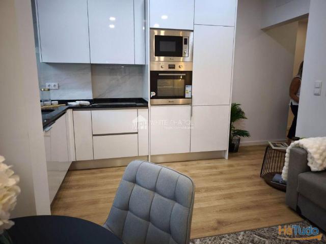Viver com Luz e Design em Benfica: T2 Renovado com Suíte e Arrecadação Única | 26084085722