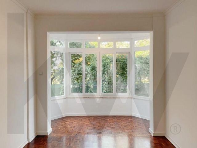 Viver Junto ao Rio Apartamento T1 Remodelado em Algés