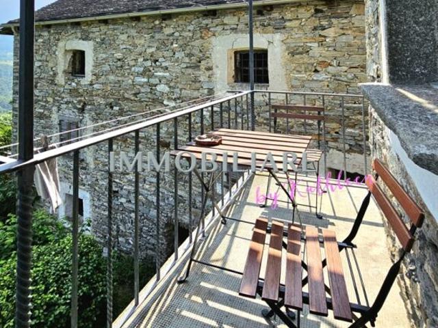 Vivere in paradiso: Casa Ticinese ristrutturato con ufficio in solo 25 min a Locarno