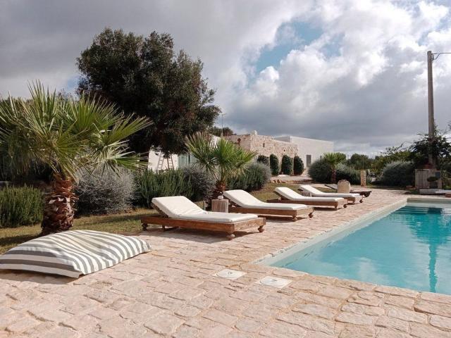 Vivere La Puglia Autentica: Tenuta Di Lusso Con Piscina A Os. 300m² Ostuni