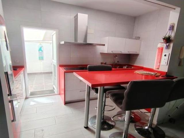 Vivienda totalmente reformada como un estreno en zona Carranque, llena de confort y cerca del centr
