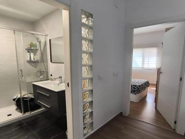 Vivienda totalmente reformada con azotea de 45 m2 y loft independiente en planta superior