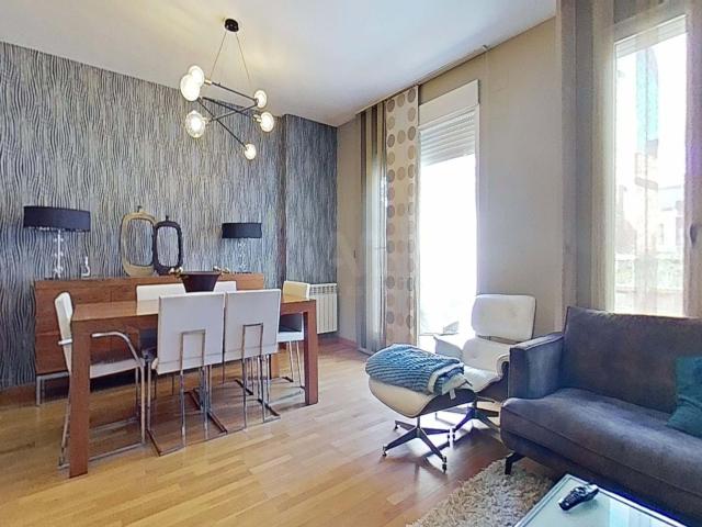 Vivienda unifamiliar 5 dormitorios 328 m2