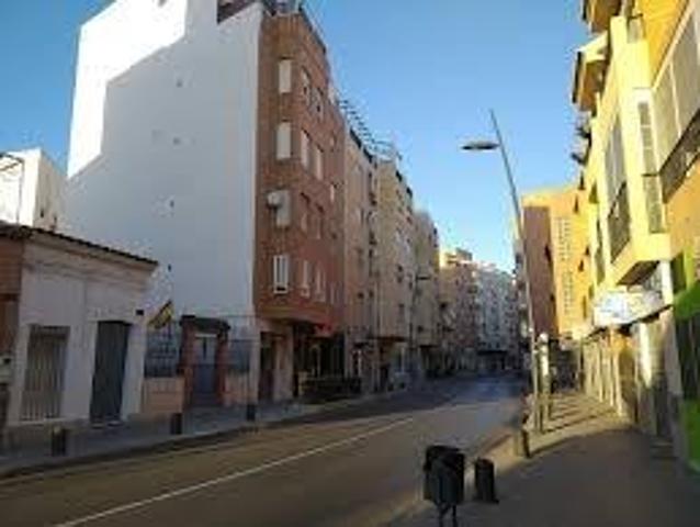 VIVIENDA UNIFAMILIAR ADOSADA OCUPADA POR PERSONA SIN JUSTO TÍTULO