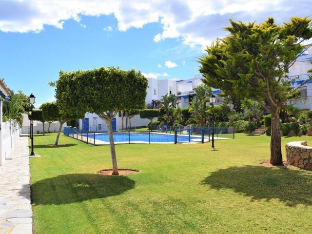 VIVIENDA UNIFAMILIAR ADOSADA OCUPADA POR PERSONA SIN JUSTO TÍTULO