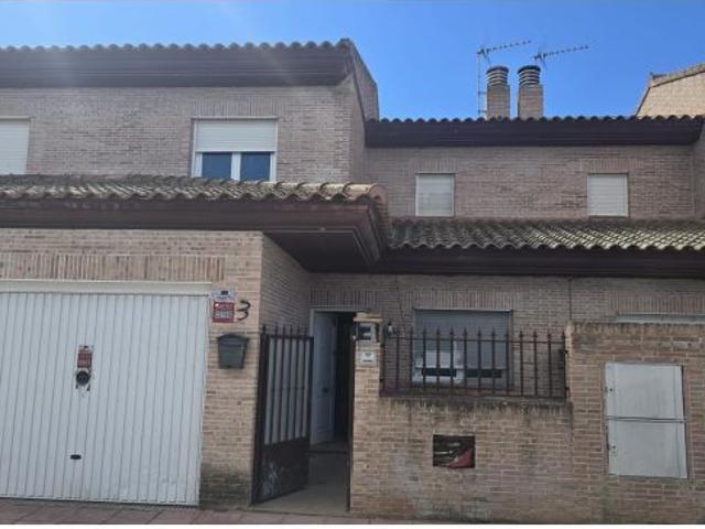 Vivienda unifamiliar adosada en Hormigos, situada en la zona de El Caño