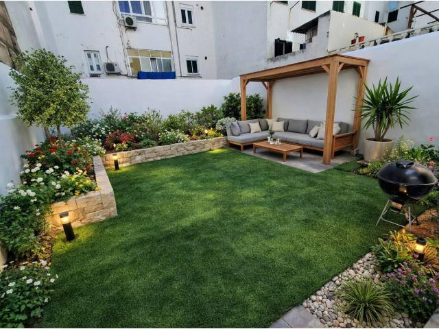 VIVIENDA UNIFAMILIAR CON REFORMA INTEGRAL A ESTRENAR CON PARKING Y GRAN JARDÍN