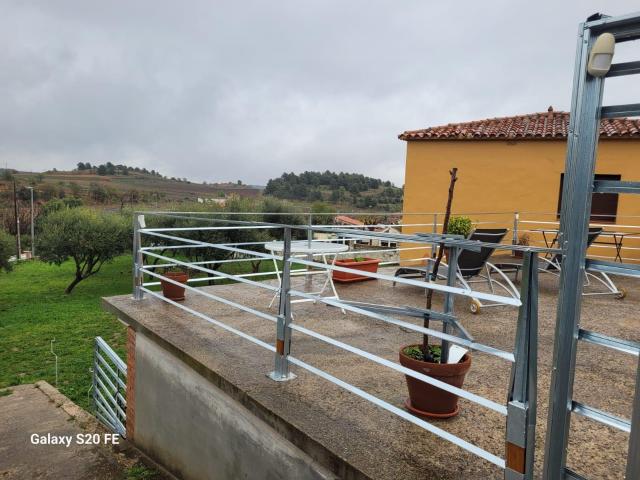 Vivienda unifamiliar de 222 m2 con gran jardín y múltiples posibilidades en Font rubí