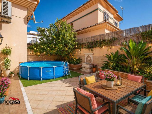 Vivienda unifamiliar en urbanizacion Cortijo de la Loma amueblada y lista para entrar a vivir