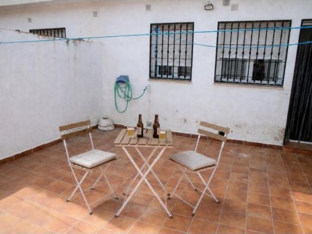 VIVIENDA UNIFAMILIAR EN EL CENTRO DE OTURA