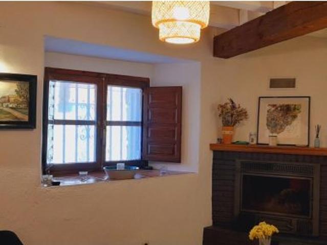VIVIENDA UNIFAMILIAR EN SOTOSALBOS, REFORMADA ÍNTEGRAMENTE CONSTRUIDA EN MAMPOSTERÍA DE PIEDRA DE
