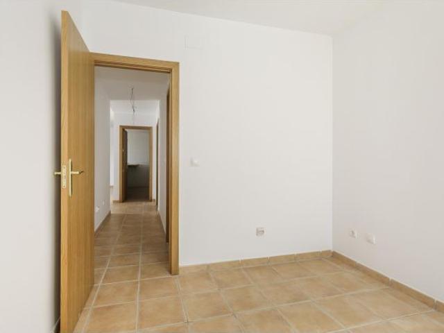 ? VIVIENDA VPO EN LAROLES – FUNCIONALIDAD Y CONFORT EN PLENA ALPUJARRA