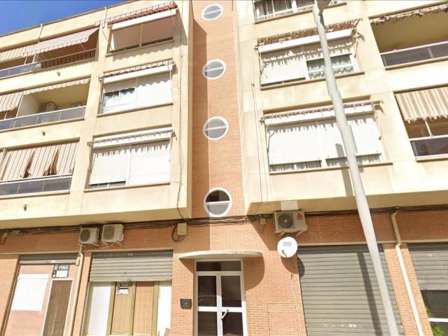 Vivienda VPO ocupada con garaje – Solo inversores, no visitable